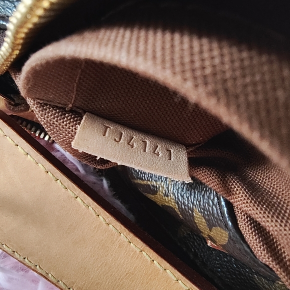 Louis Vuitton Sully Monogram Canvas Bag - Picture 5 of 16